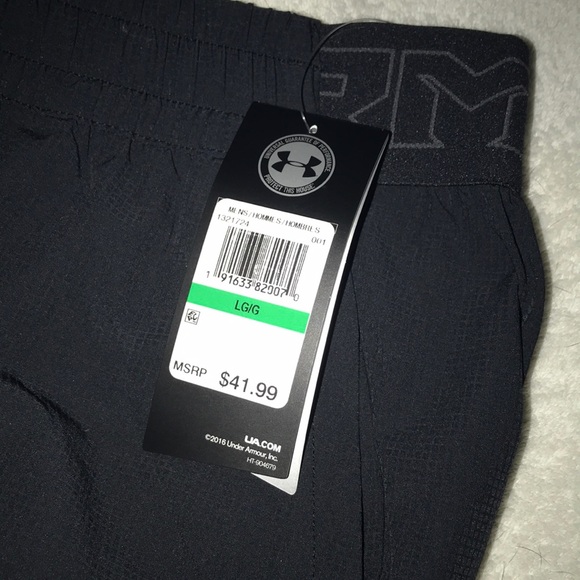 NWT Under armour fitted shorts - Picture 4 of 7